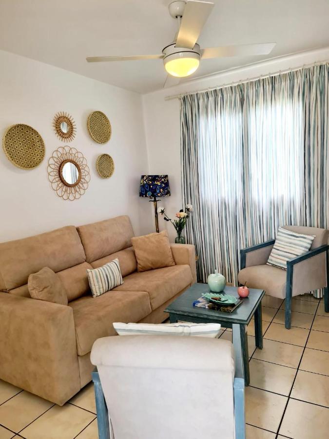 Apartamentos Delfines Cala Blanca  Exterior photo