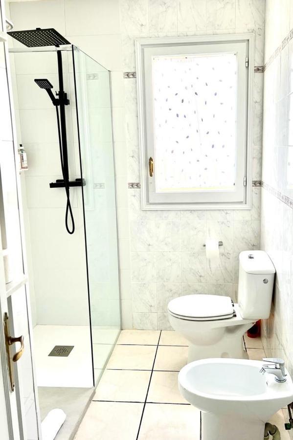 Apartamentos Delfines Cala Blanca  Exterior photo