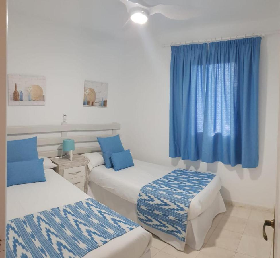 Apartamentos Delfines Cala Blanca  Exterior photo